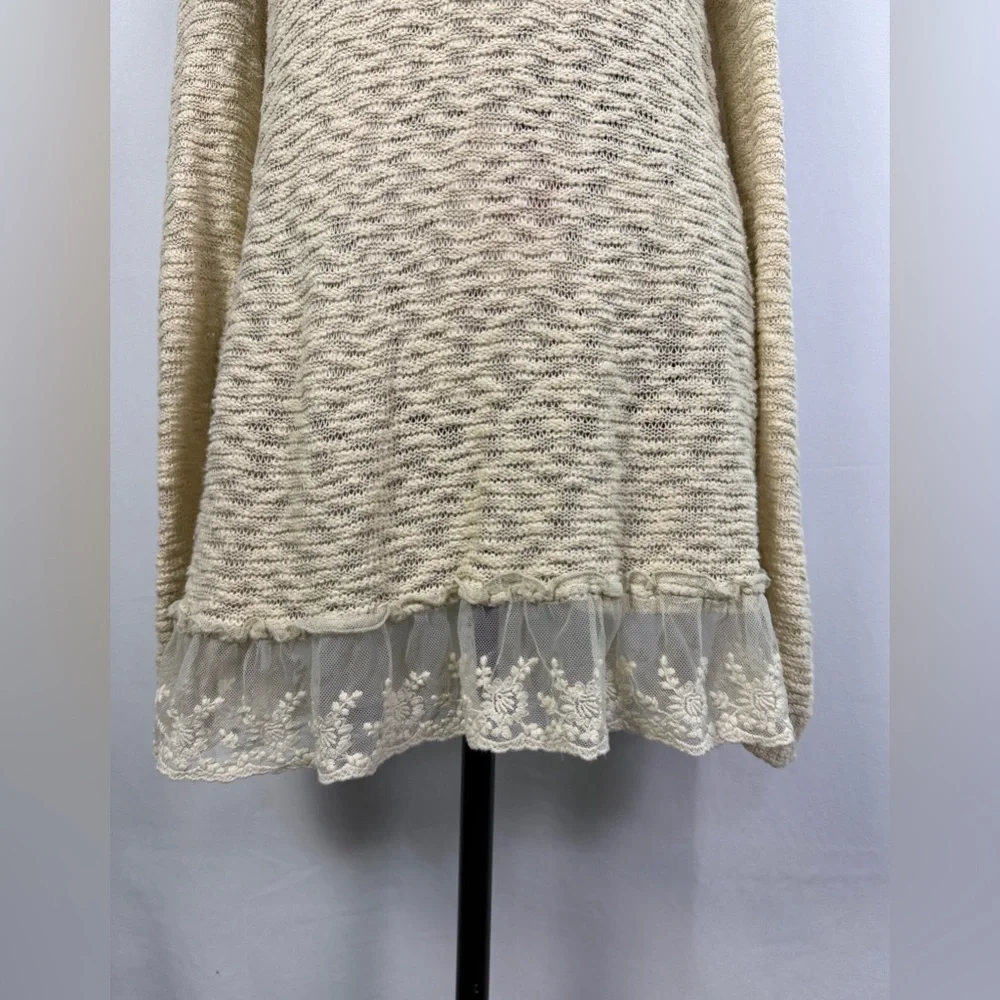 Crystal Kobe Cream Knit Sweater with Lace Hemline Boho Chic Size M